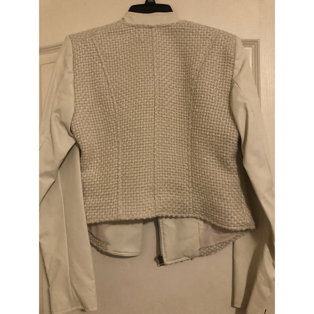 đ´SOLDđ´Guess jacket - Picture 3 of 3